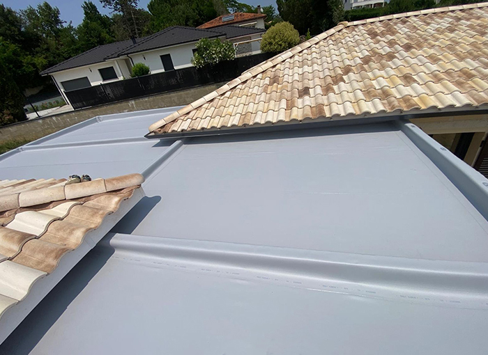 : Etanchéité d'un toit plat sur une maison neuve